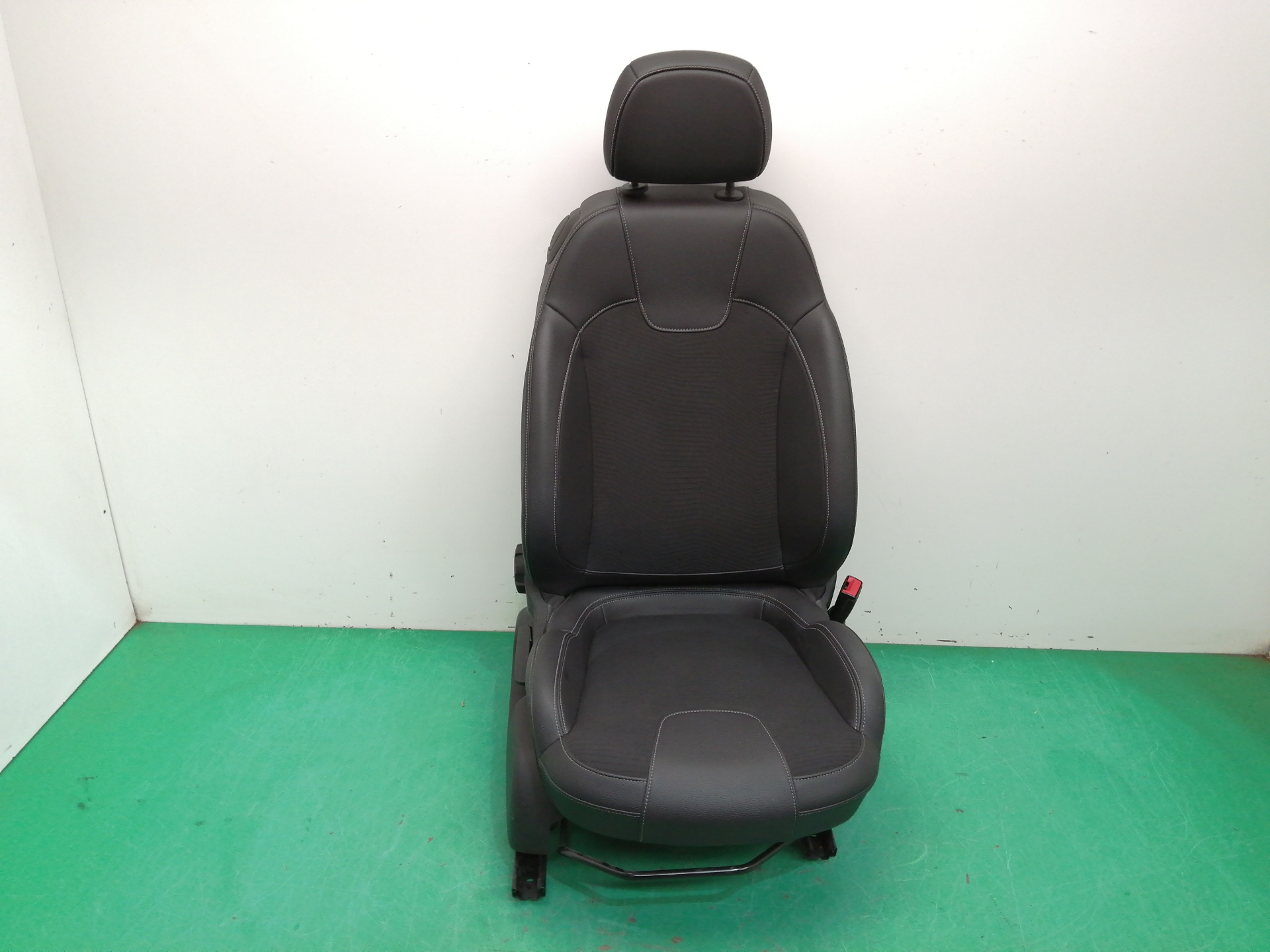 # ASIENTO AUTO SIMPLE