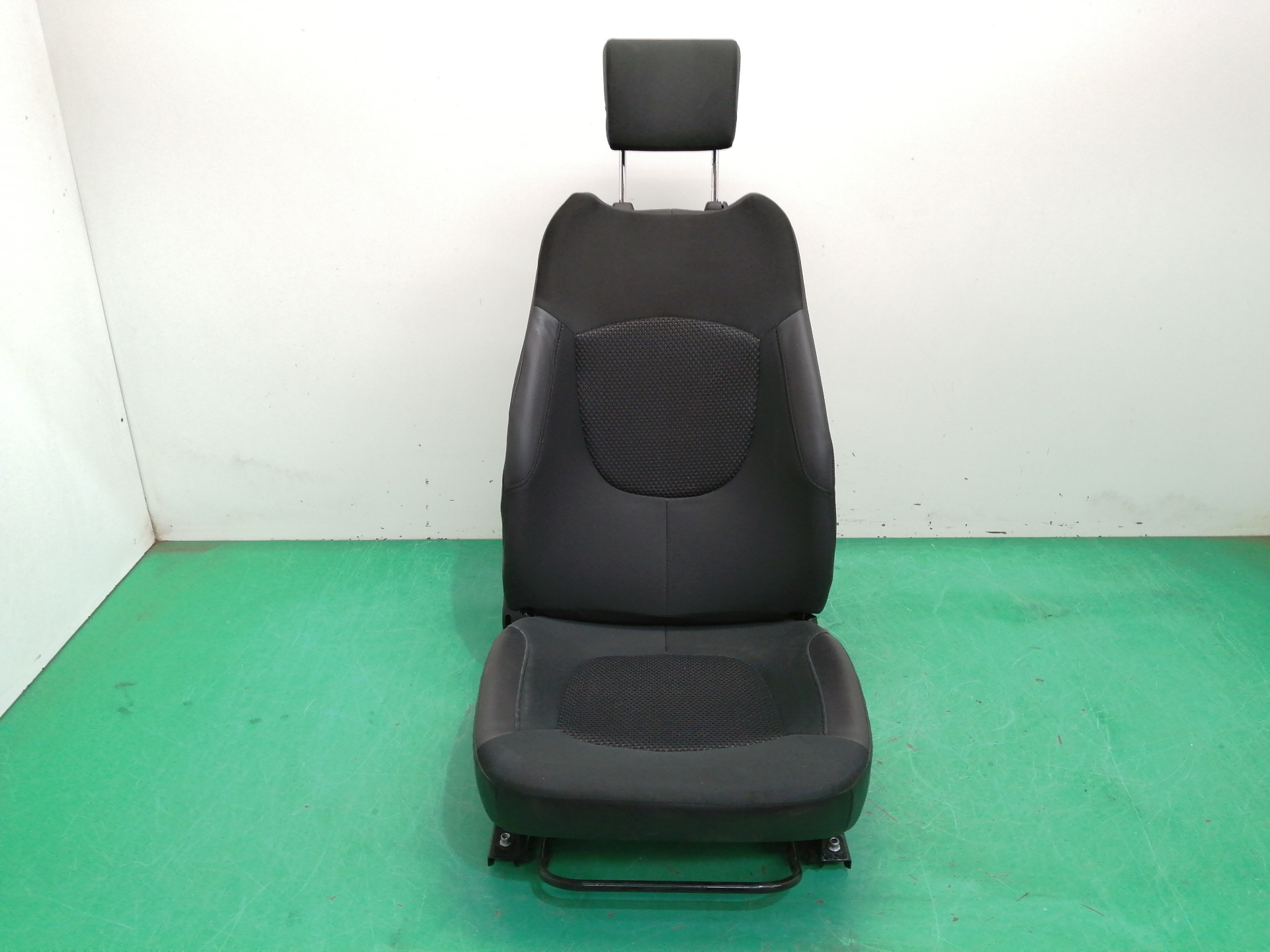 ASIENTO DELANTERO IZQUIERDO