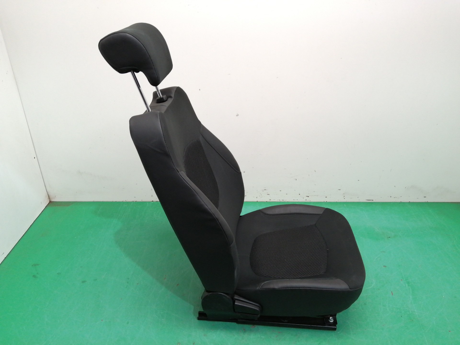 ASIENTO DELANTERO IZQUIERDO