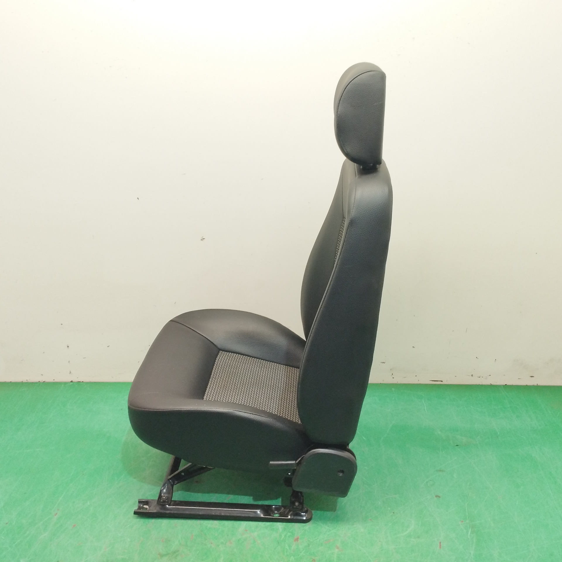 ASIENTO DELANTERO DERECHO