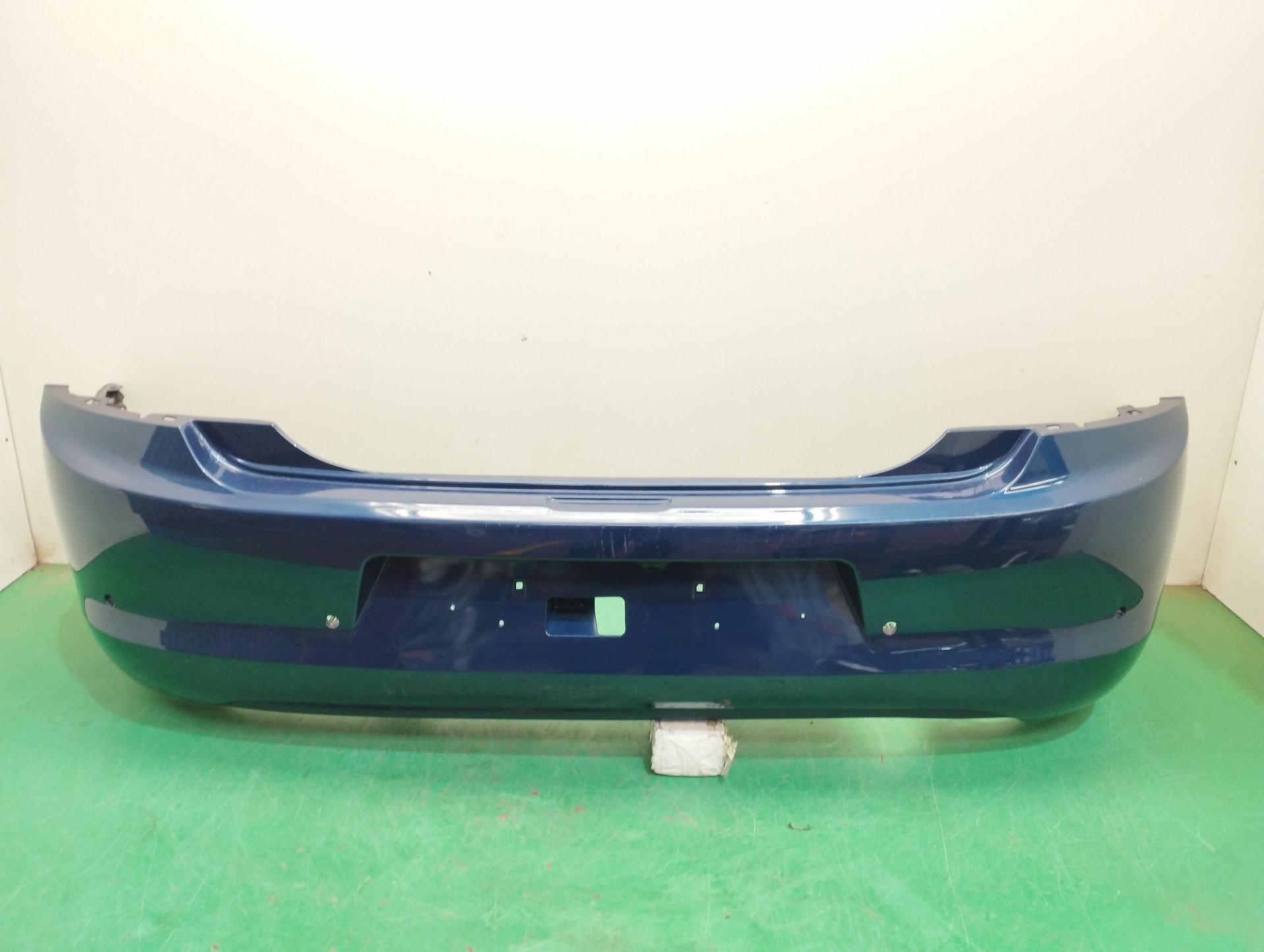 PARAGOLPES TRASERO