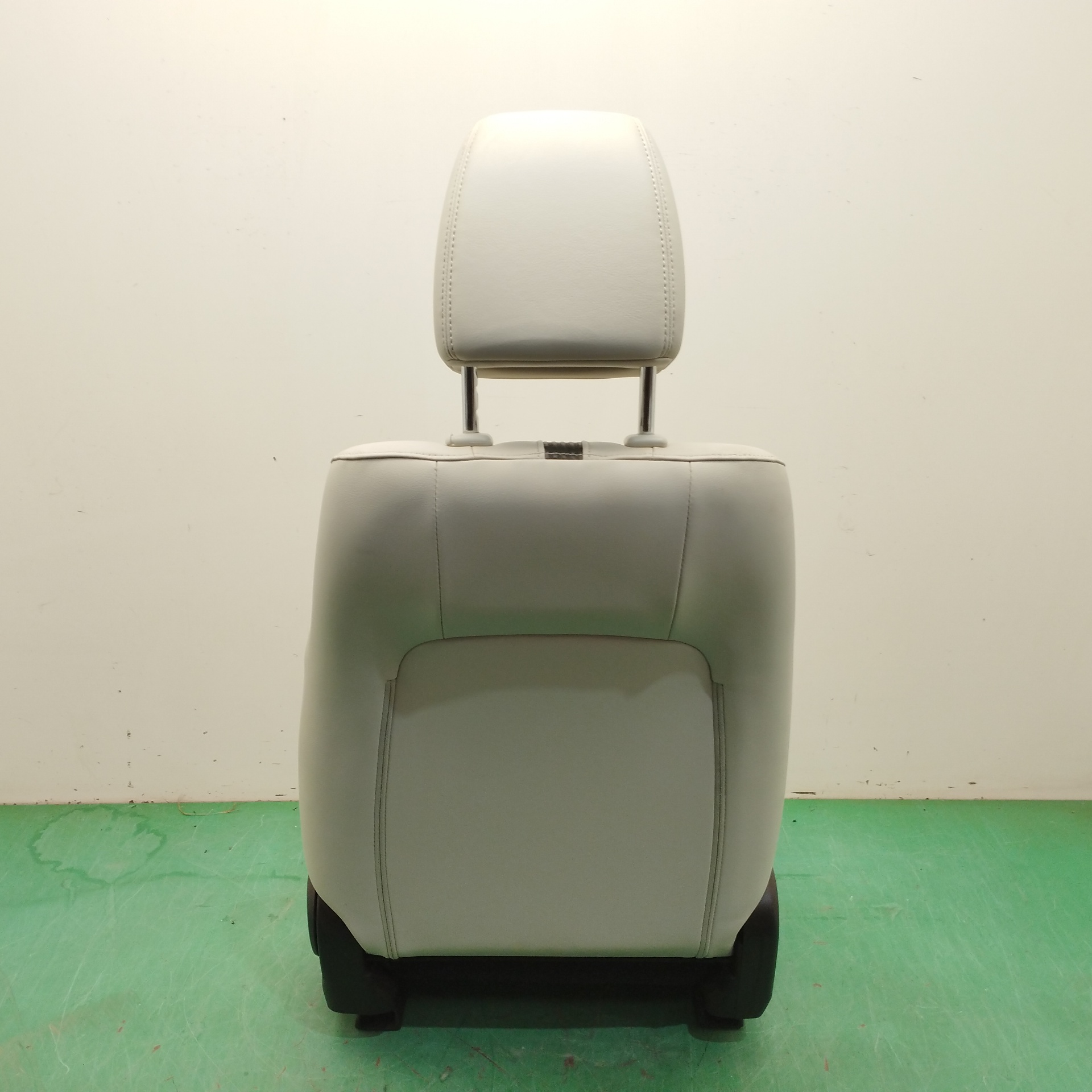 ASIENTO DELANTERO IZQUIERDO