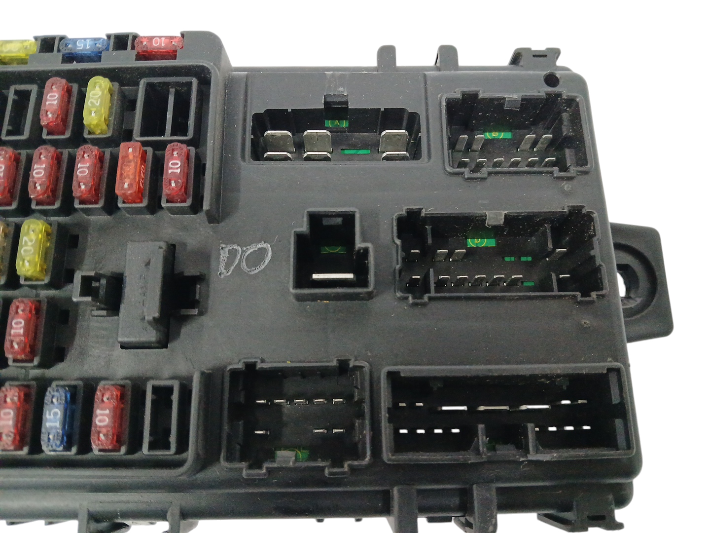 CAJA RELES / FUSIBLES