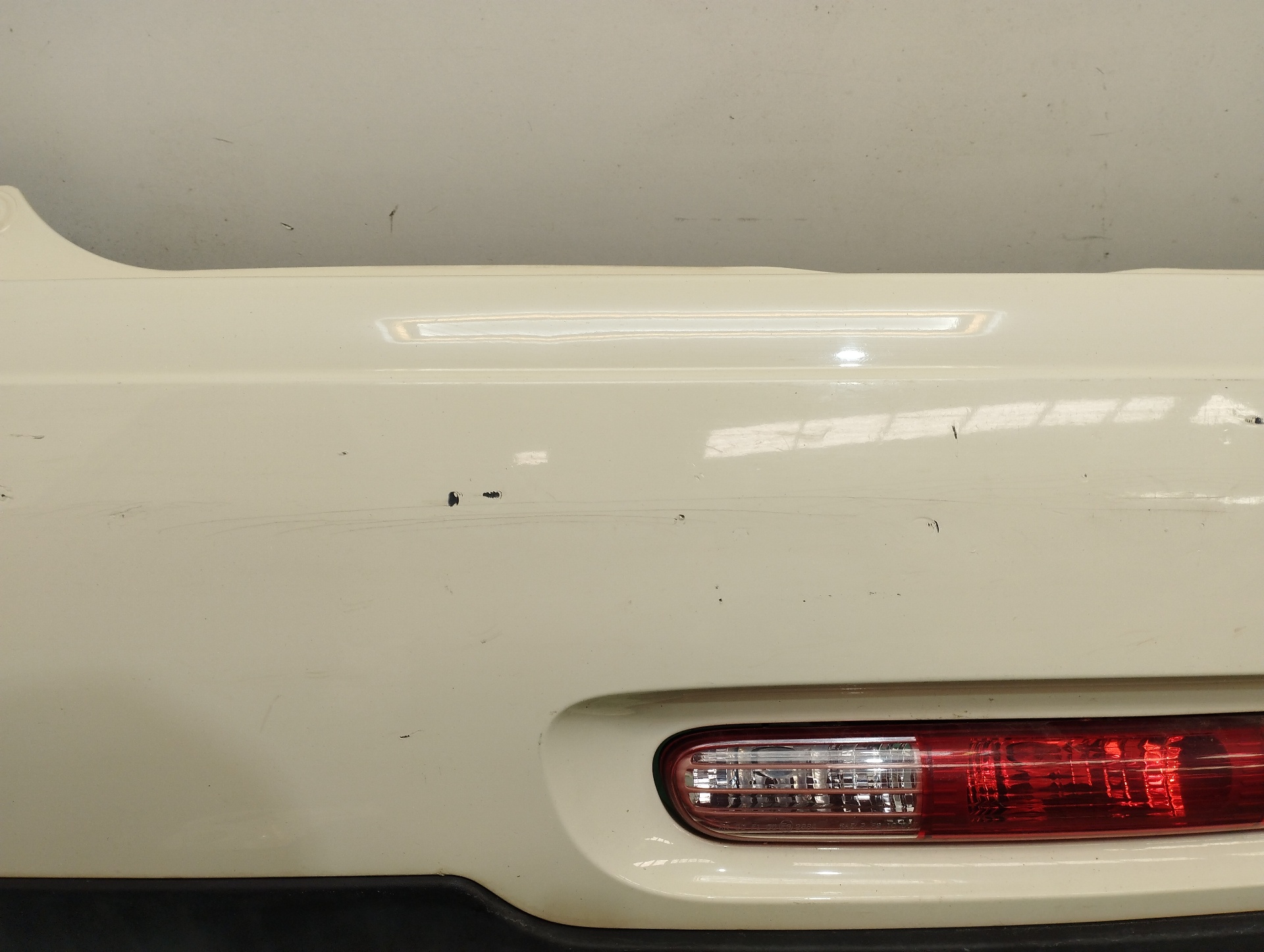 PARAGOLPES TRASERO
