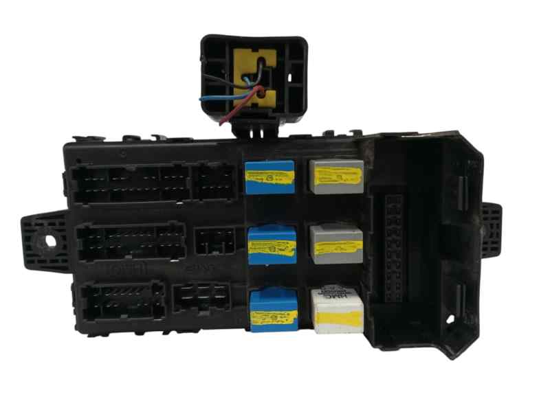 CAJA RELES / FUSIBLES