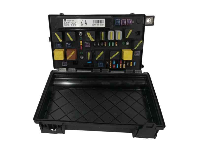 CAJA RELES / FUSIBLES