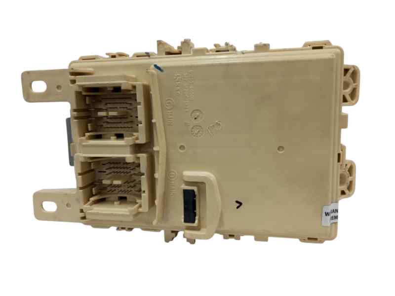 CAJA RELES / FUSIBLES