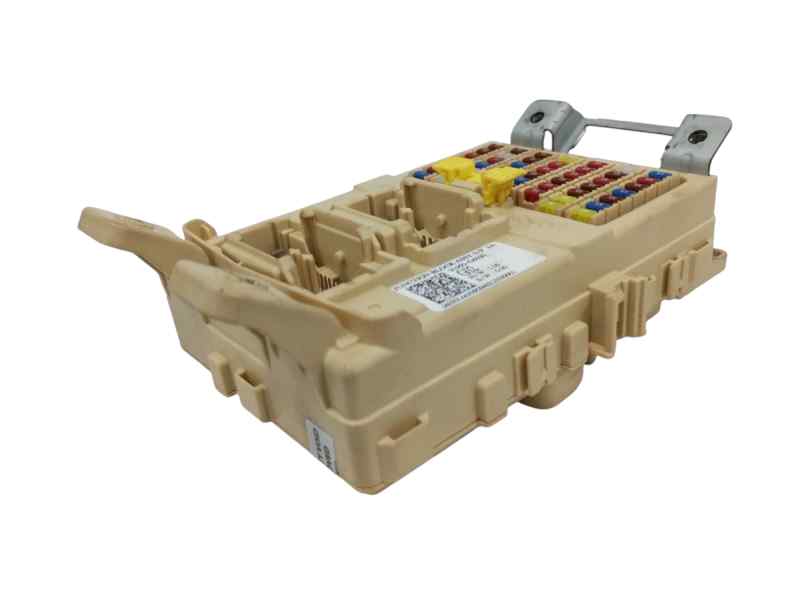 CAJA RELES / FUSIBLES