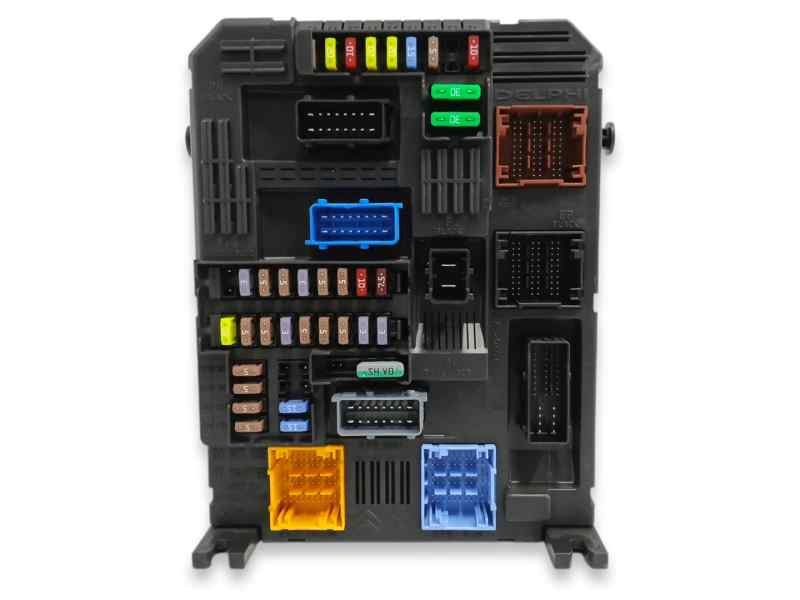 CAJA RELES / FUSIBLES