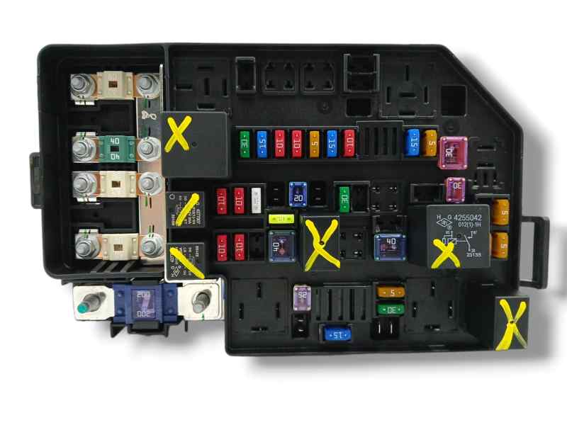 CAJA RELES / FUSIBLES