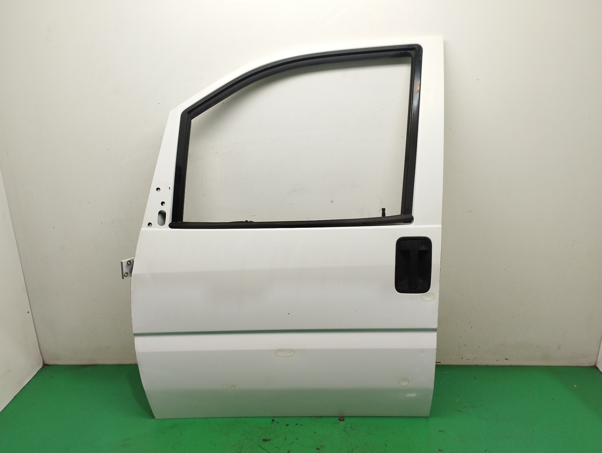 PUERTA DELANTERA IZQUIERDA