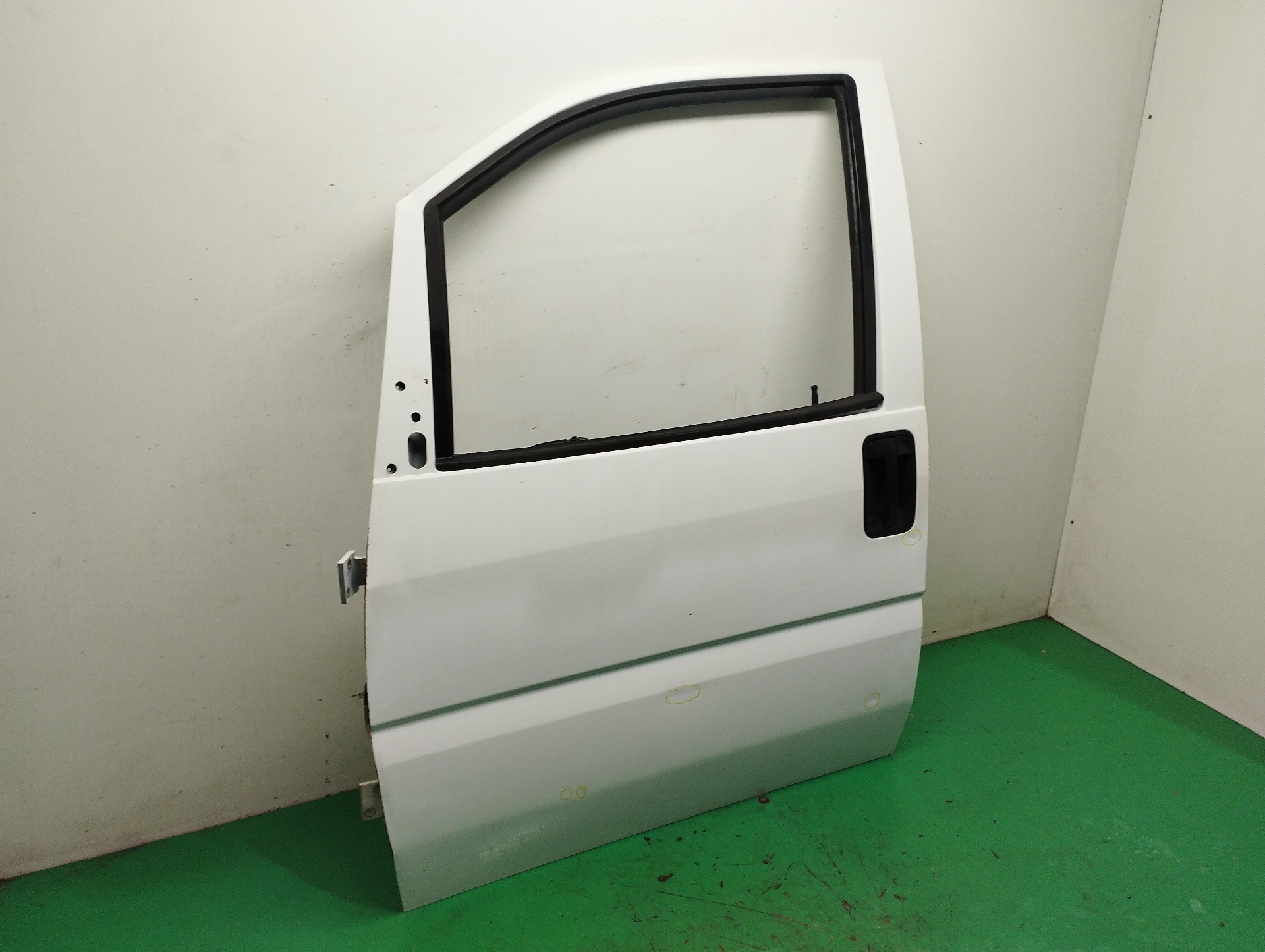 PUERTA DELANTERA IZQUIERDA
