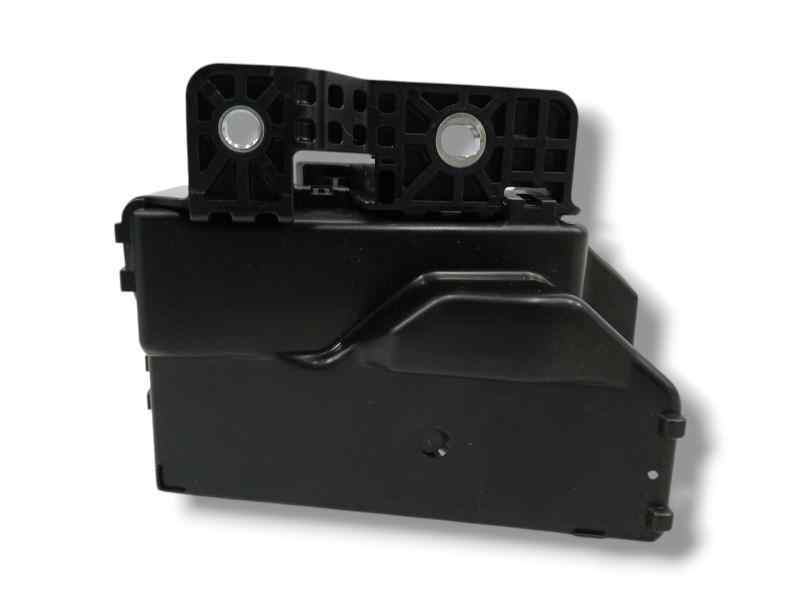 CAJA RELES / FUSIBLES