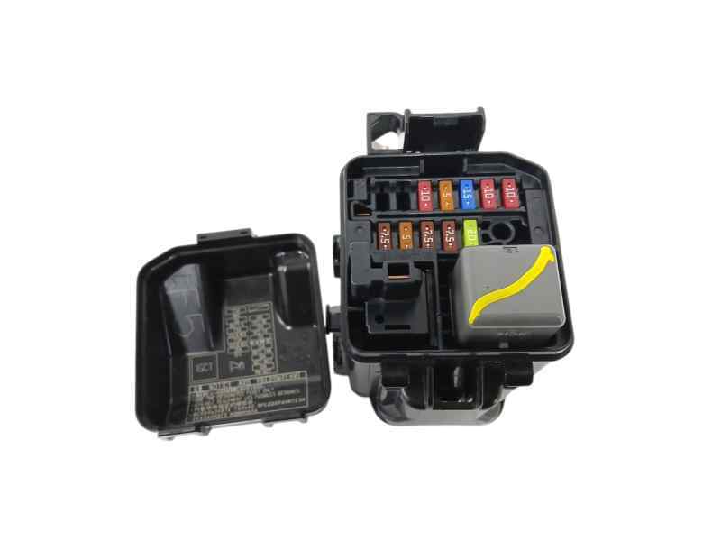 CAJA RELES / FUSIBLES