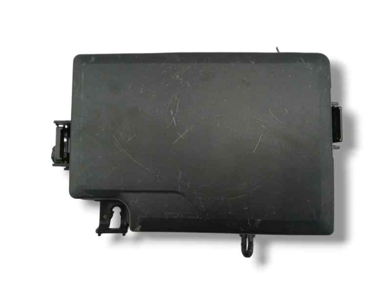 CAJA RELES / FUSIBLES