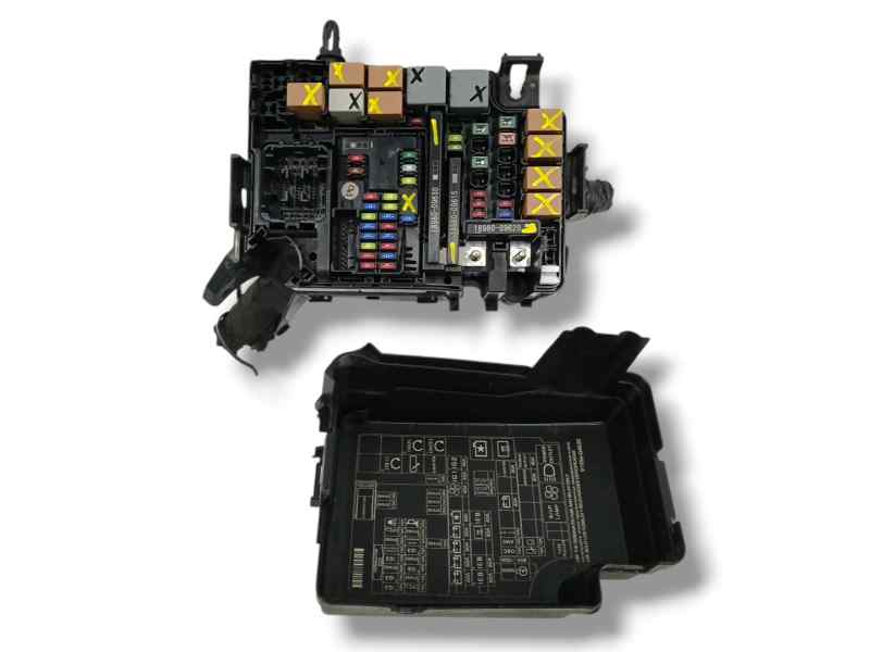 CAJA RELES / FUSIBLES