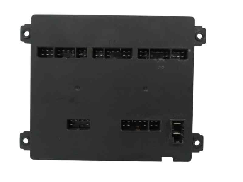 CAJA RELES / FUSIBLES