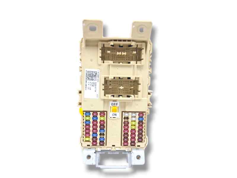 CAJA RELES / FUSIBLES