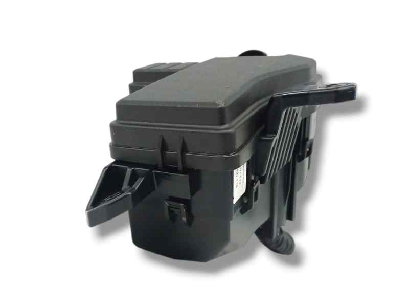 CAJA RELES / FUSIBLES