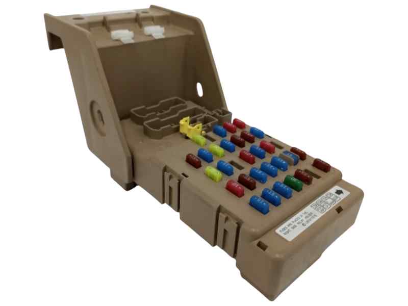 CAJA RELES / FUSIBLES