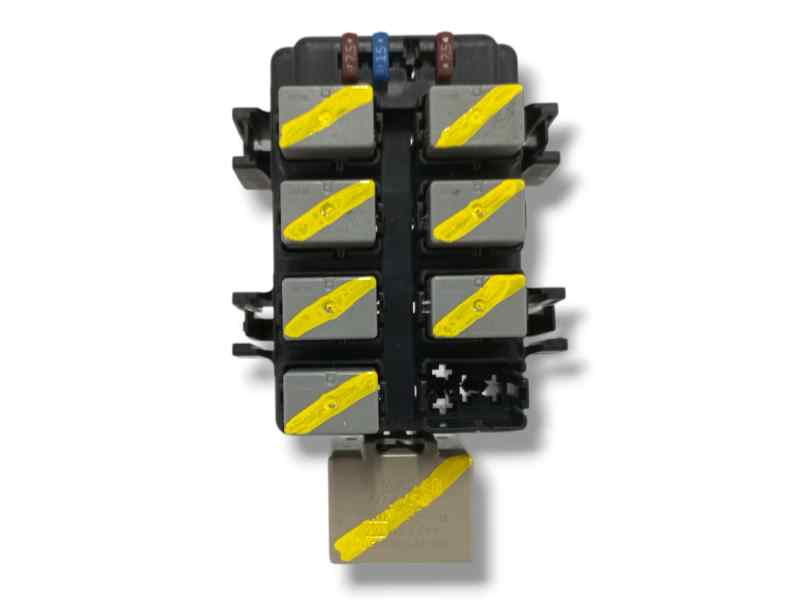 CAJA RELES / FUSIBLES