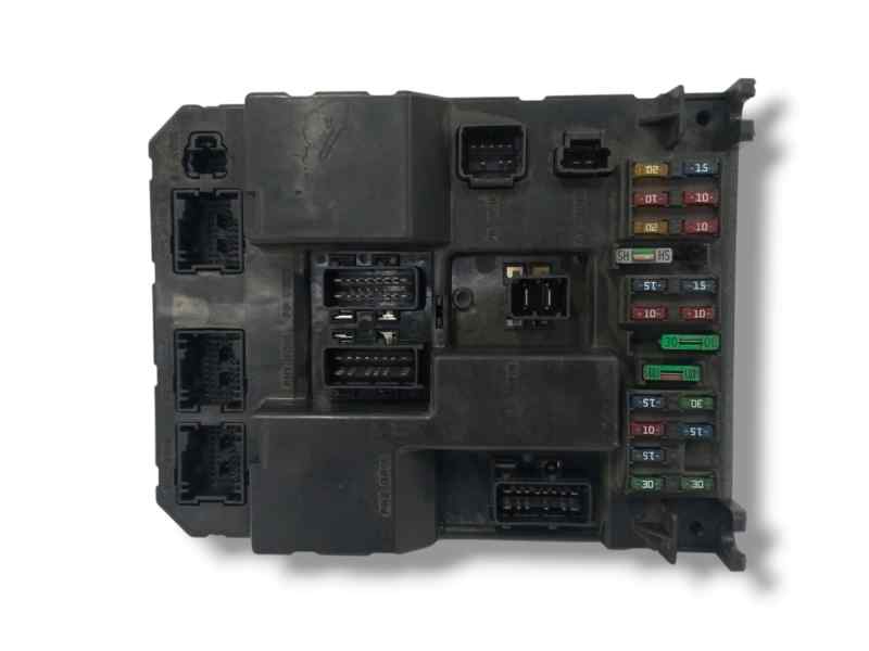 CAJA RELES / FUSIBLES