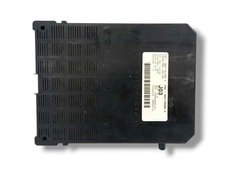 CAJA RELES / FUSIBLES