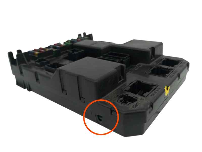 CAJA RELES / FUSIBLES