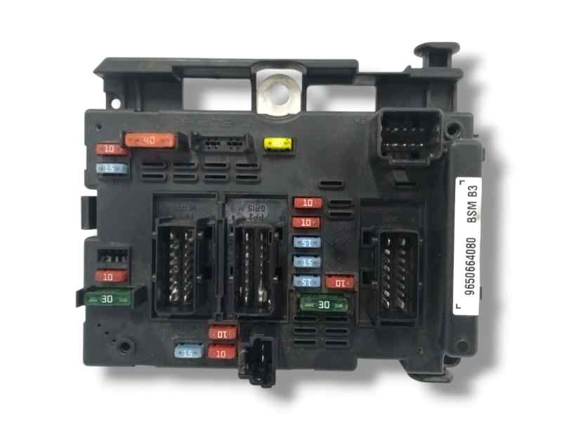 CAJA RELES / FUSIBLES