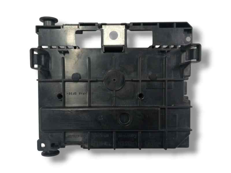 CAJA RELES / FUSIBLES