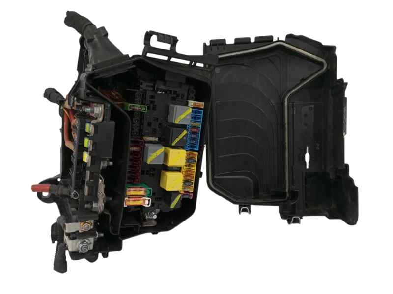CAJA RELES / FUSIBLES