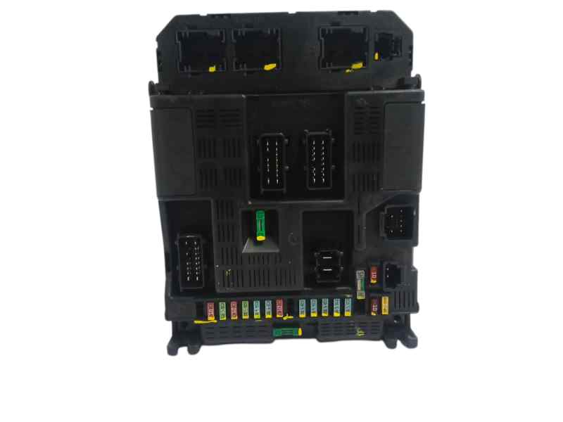CAJA RELES / FUSIBLES