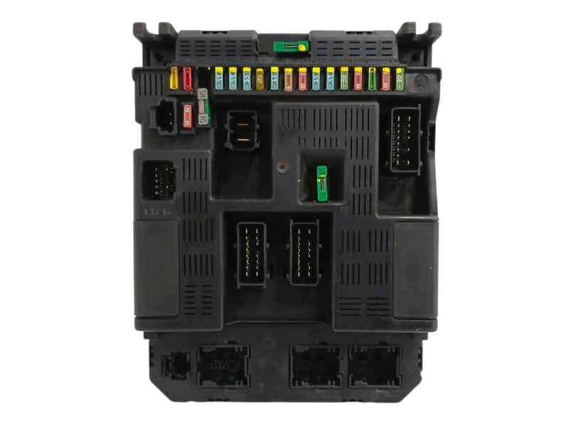 CAJA RELES / FUSIBLES