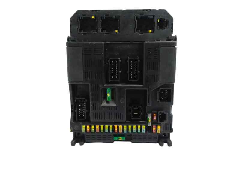 CAJA RELES / FUSIBLES