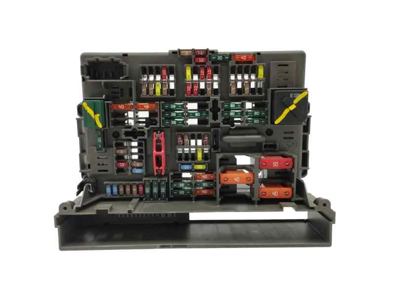 CAJA RELES / FUSIBLES