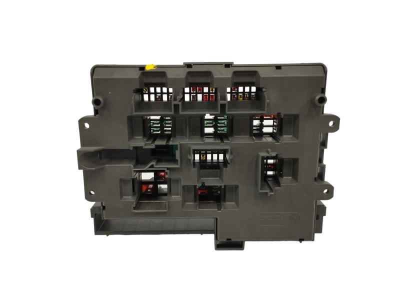 CAJA RELES / FUSIBLES