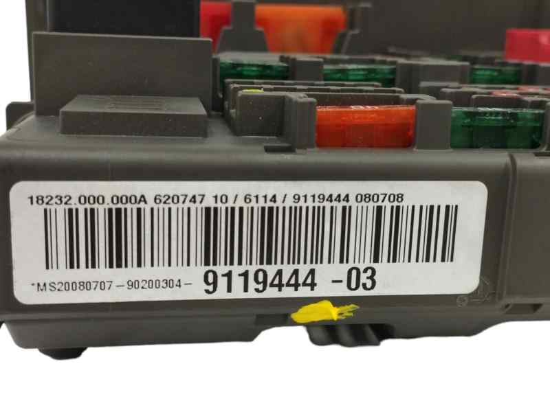 CAJA RELES / FUSIBLES