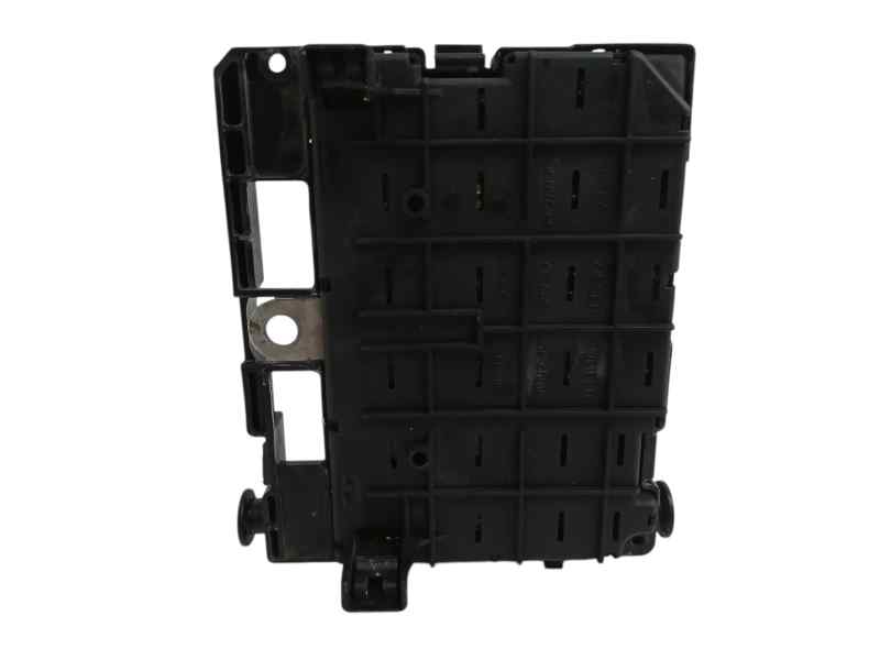 CAJA RELES / FUSIBLES