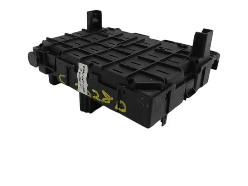 CAJA RELES / FUSIBLES