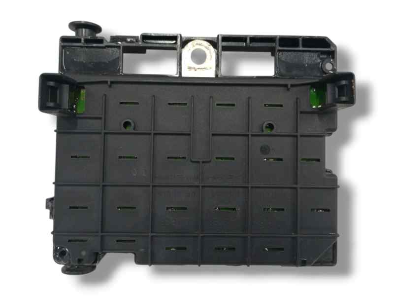 CAJA RELES / FUSIBLES