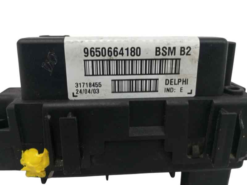 CAJA RELES / FUSIBLES