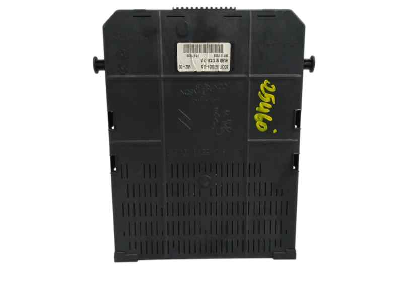 CAJA RELES / FUSIBLES