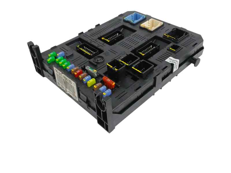 CAJA RELES / FUSIBLES