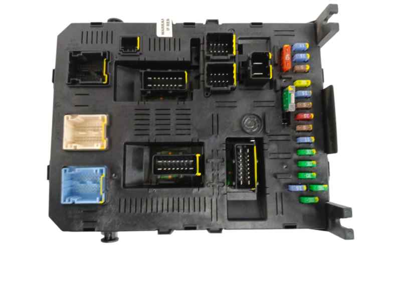 CAJA RELES / FUSIBLES