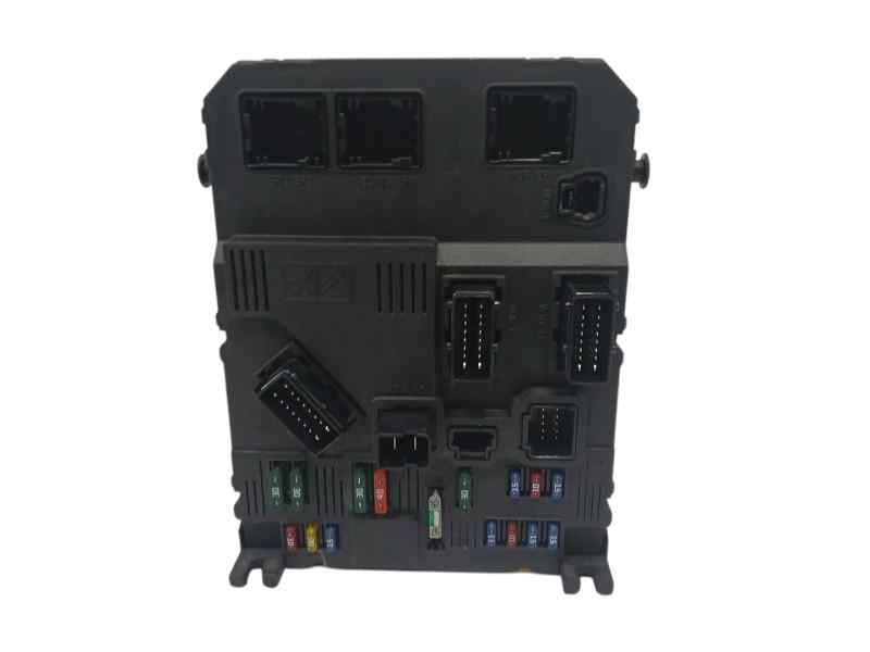 CAJA RELES / FUSIBLES