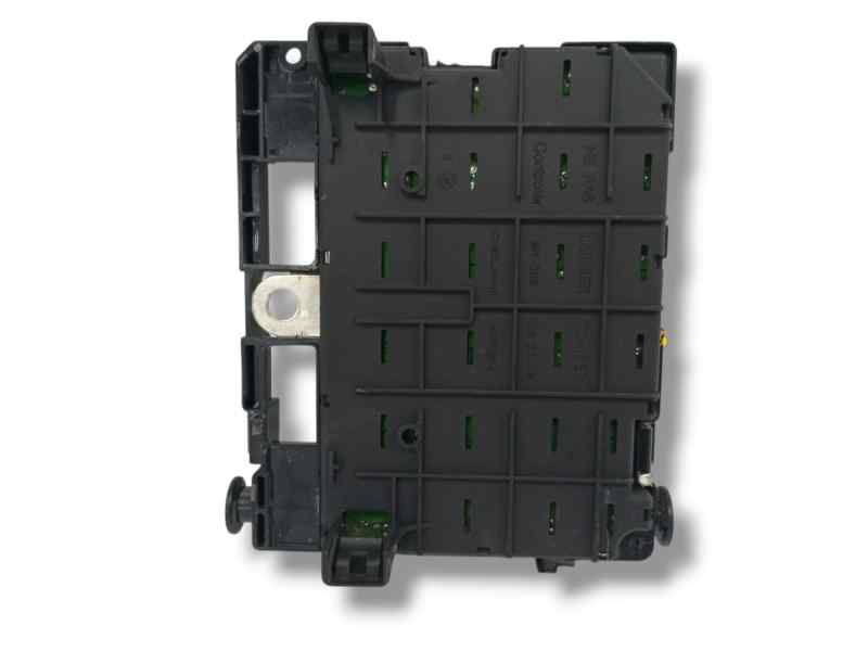 CAJA RELES / FUSIBLES