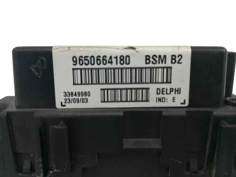 CAJA RELES / FUSIBLES