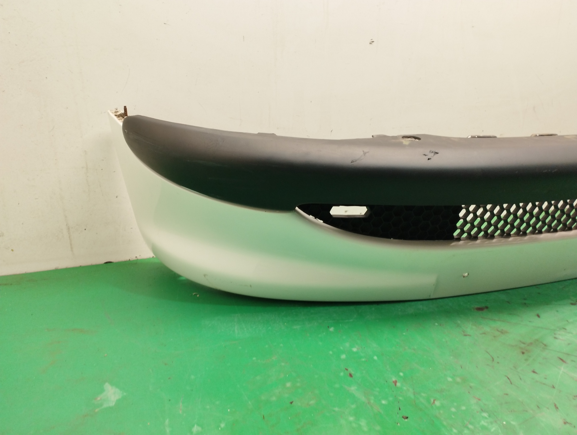 PARAGOLPES DELANTERO