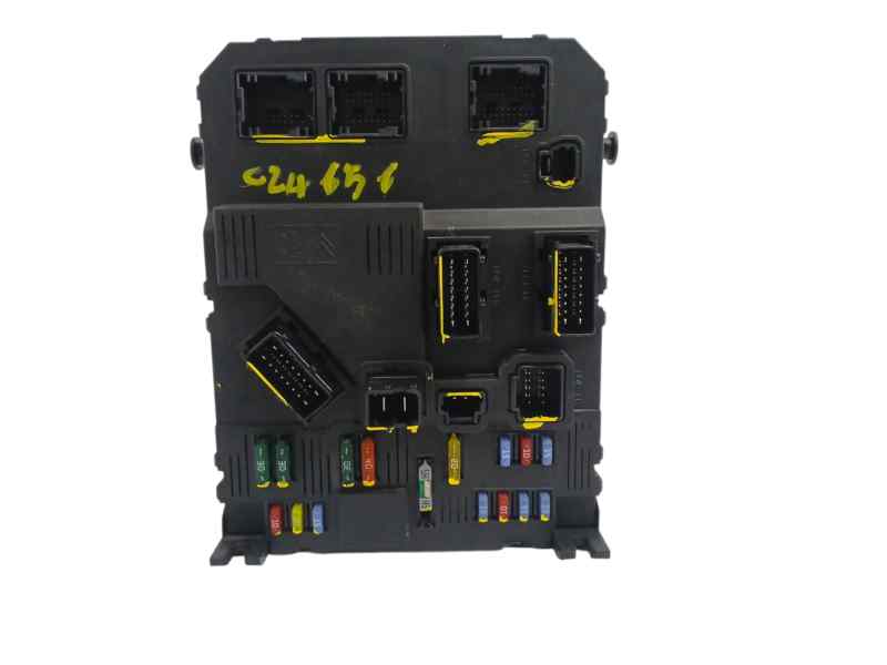 CAJA RELES / FUSIBLES