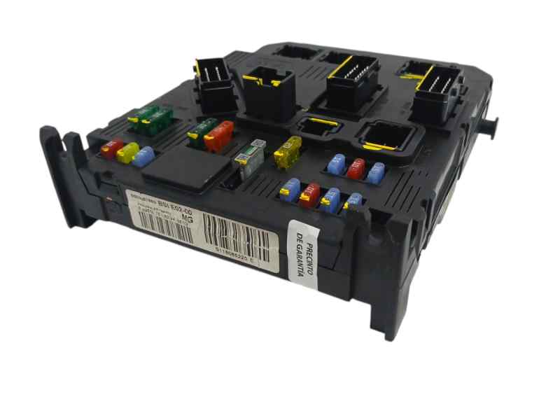 CAJA RELES / FUSIBLES